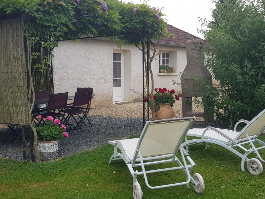 Extérieur du gîte – terrasse et jardin